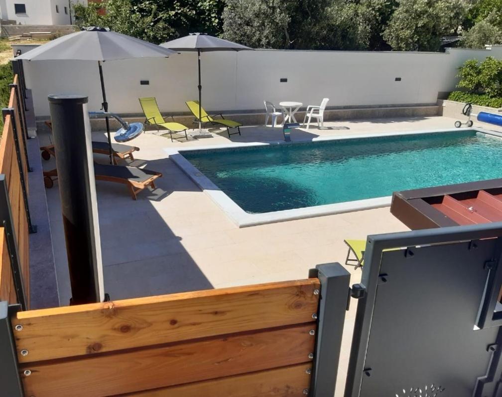 Apartments Ivana With The Pool Rovinjsko Selo Extérieur photo