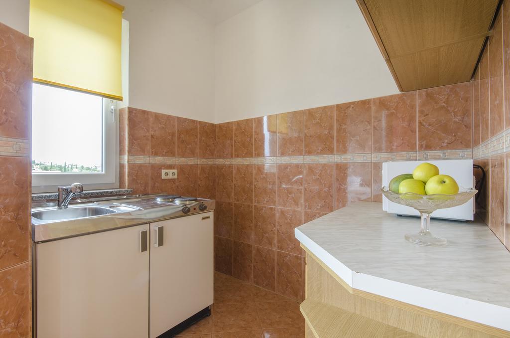 Apartments Ivana With The Pool Rovinjsko Selo Extérieur photo