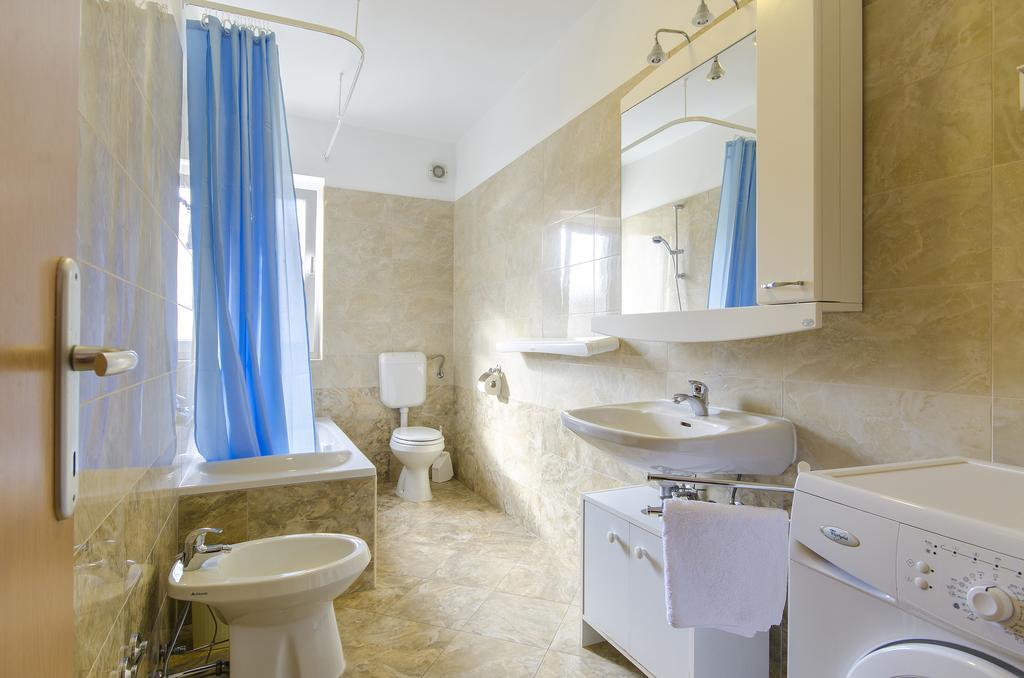 Apartments Ivana With The Pool Rovinjsko Selo Extérieur photo